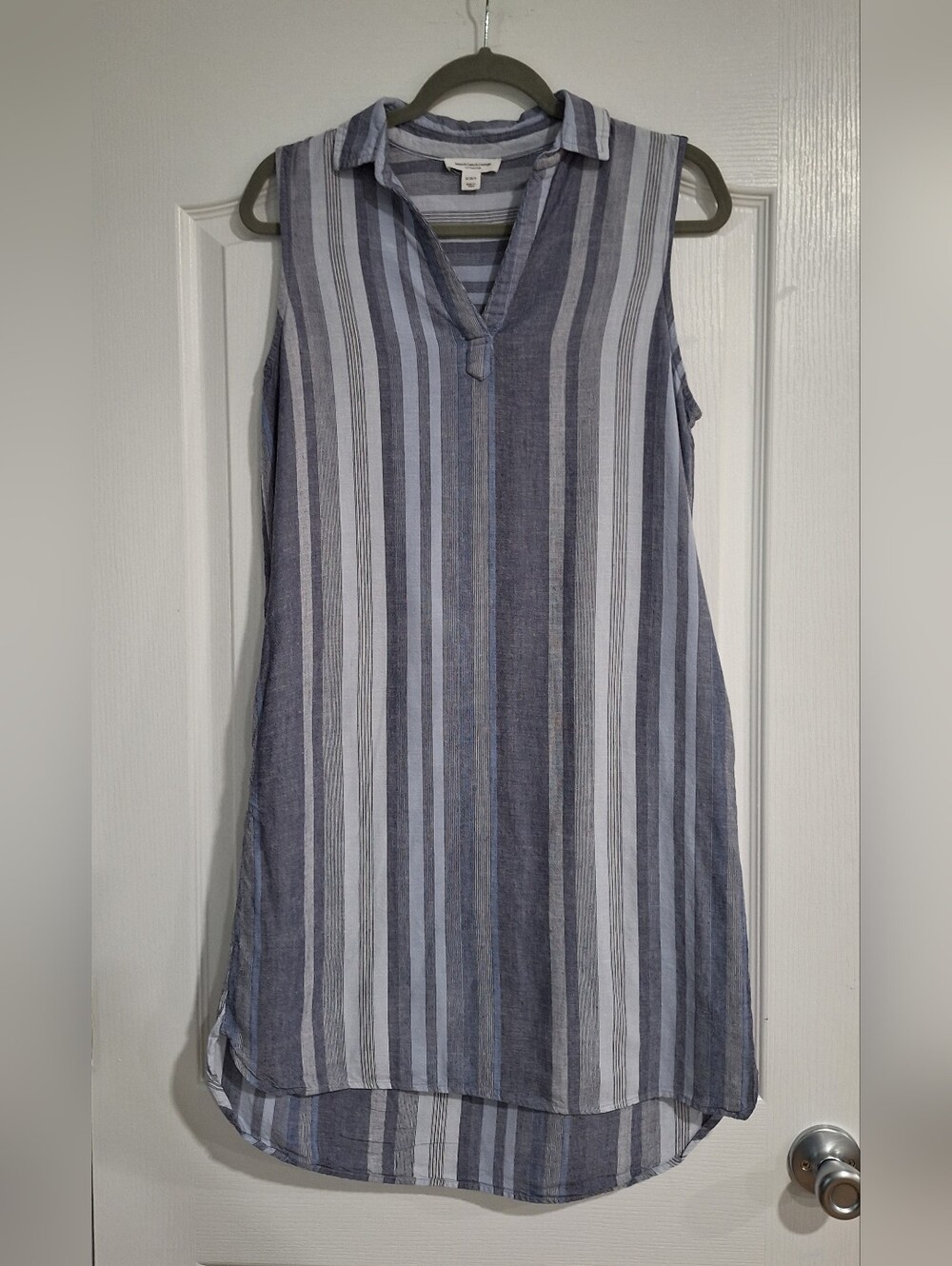 beachlunchlounge Blue and White Sleeveless Striped Dress